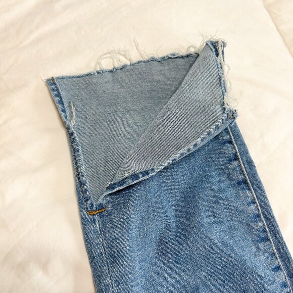 BlankNYC The Lexington Slim Straight Leg Jeans Distressed Knee Blue 26 EUC - Picture 6 of 8